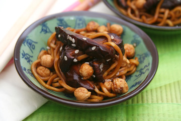 Asiatisches Nudelgericht