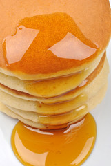 hausgemachte Pfannkuchen mit Honig