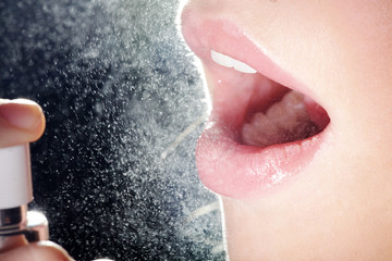 Atemspray gegen Mundgeruch Nahaufnahme