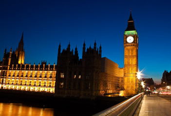 Fototapeta na wymiar Night shot of the Big Ben in London
