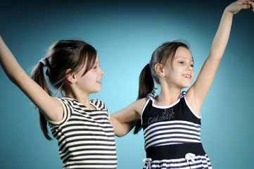 white twins dancing