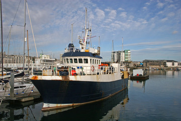 Fototapeta premium fishing boat, Plymouth harbour