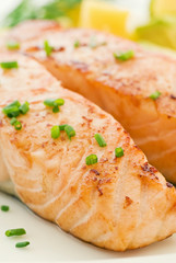 Lachs mit exotischen Früchten