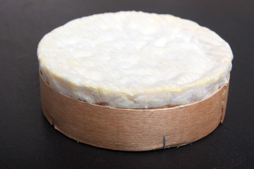 Camembert sur plateau en ardoise