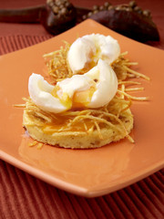 huevos con tiras de patata