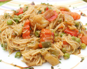 Asiatisches Nudelgericht