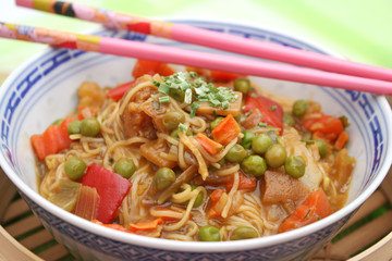 Asiatisches Nudelgericht