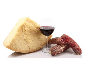 formaggio vino e salumi italiani