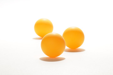 Trois balle de ping pong