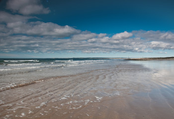 Dinas Dinlle Beach