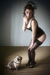 Pinup mit Mops