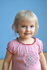 Naklejka premium Portrait little girl
