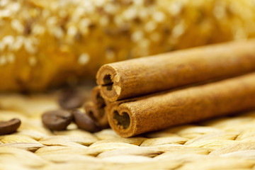 cinnamon sticks
