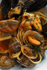 Tagliolini alle cozze e vongole