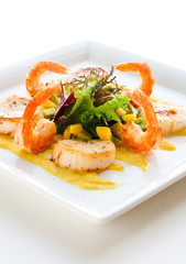 salad with shrimp and scallop