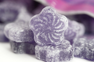 bonbons à la violette
