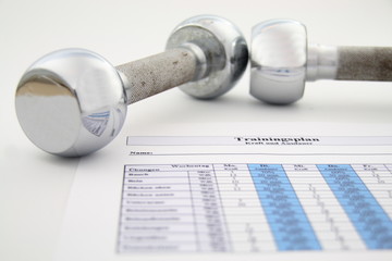 Trainingsplan und Hantel
