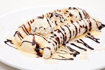 Bananensplit auf Teller