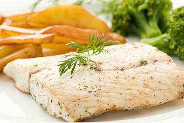 Tilapiini mit Chips