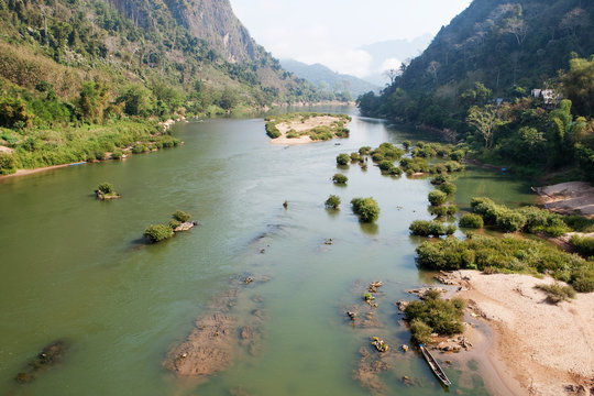 Fluss Nam Ou bei Nong Khiao in Laos