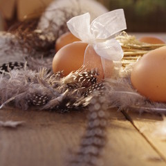 Jajka na stole w wiejskiej stylizacji © bnorbert3