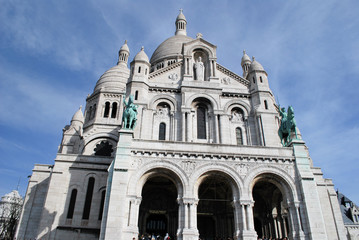 Fototapeta na wymiar Devant le Sacré Coeur à Paris