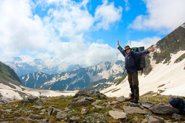 Obraz premium Hiker in Caucasus mountains