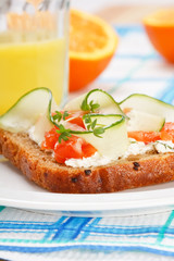 Toast  with vegetables and fish