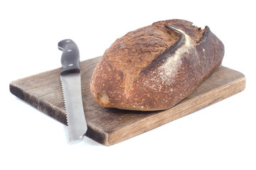 pain de campagne sur une planche à découper