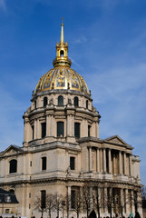 Fototapeta na wymiar Le dome des Invalides à Paris