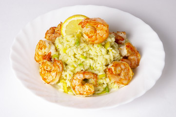 Risotto with fried prawns and avocado