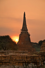 Plakat Stupa w zachodzie słońca