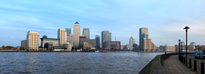 Canary Wharf shorter panorama, blue sky day