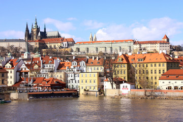 Naklejka na ściany i meble Early Spring in Prague - gothic Castle above the River Vltava