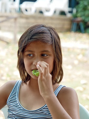 Fototapeta premium eating fruits