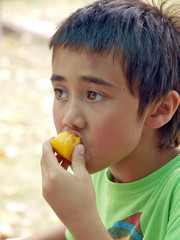 eating fruits