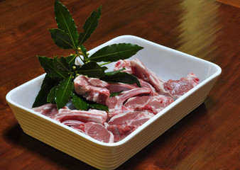 lamb chops with bay leaves