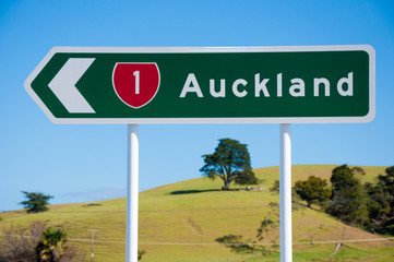 Route 1 Auckland direction sign