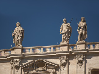 statues at st peter's basilica