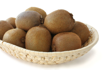 Kiwi on a wicker tray