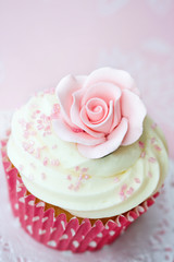 Obraz na płótnie Canvas Rose cupcake