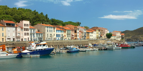 Fototapeta na wymiar Krajobraz Francji: sprzedaż portu.