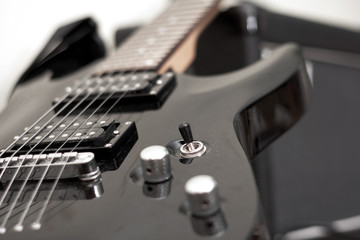 Fototapeta na wymiar black gitara elektryczna, instrumenty muzyczne