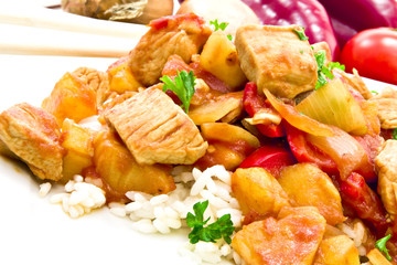 Hähnchen süss sauer mit Reis