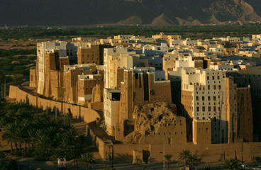 Die Stadt Shibam im Wadi Hadraumat