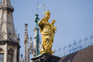 Fototapeta na wymiar Kolumna Marian w Monachium