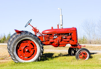 Obraz premium tractor near Jonesboro, Maine, USA