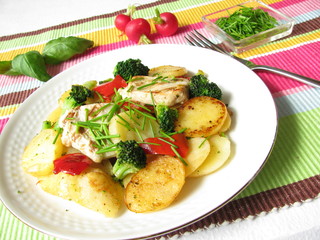 Bratkartoffeln mit buntem Gemüse