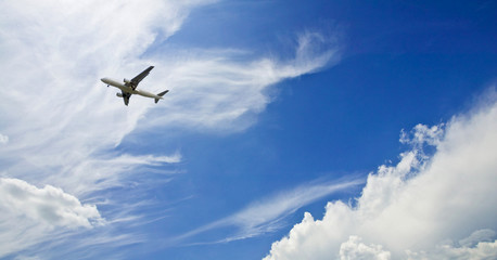 Fototapeta na wymiar SKY i mały samolot