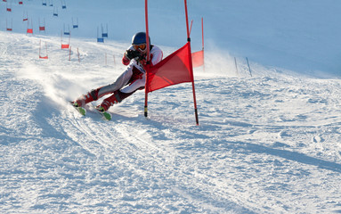 Fototapeta Competitions on mountain ski obraz